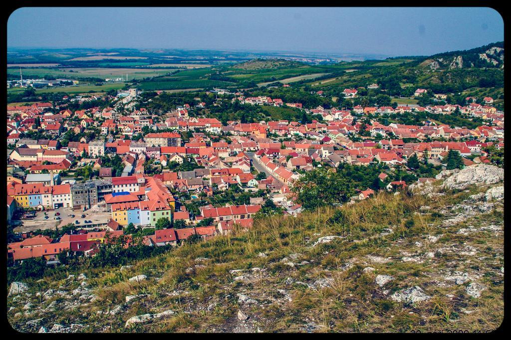 Apartman A Ubytovani U Machu Mikulov Exterior photo